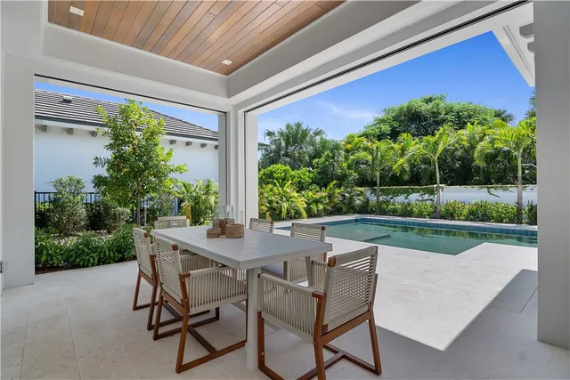 $4,000,000 | 909 Surfsedge Way, Vero Beach, FL 32963