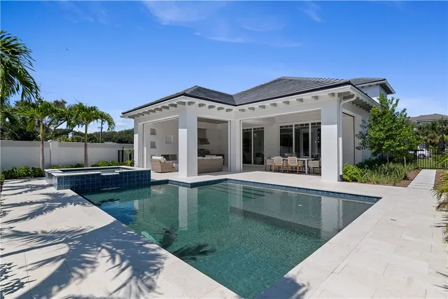 $4,000,000 | 909 Surfsedge Way, Vero Beach, FL 32963