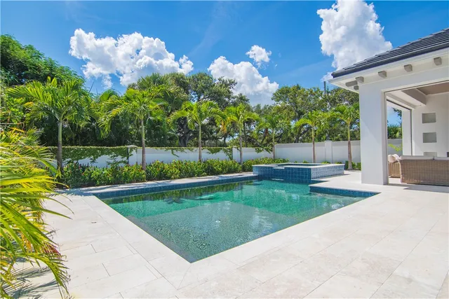 $4,000,000 | 909 Surfsedge Way, Vero Beach, FL 32963