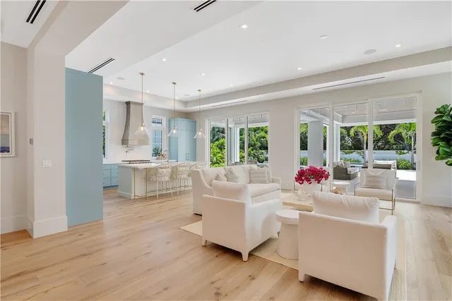 $4,000,000 | 909 Surfsedge Way, Vero Beach, FL 32963