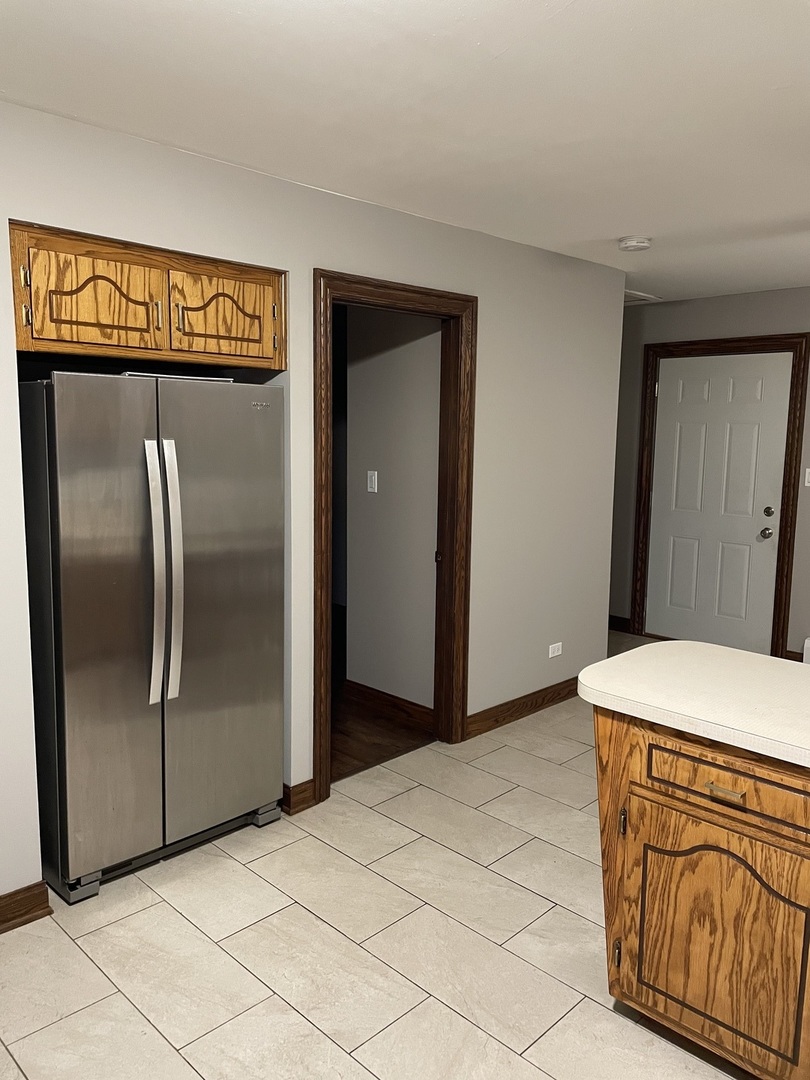 10301 McVicker Avenue Chicago Ridge, IL 60415 - Photo 16 of 21 a view of kitchen