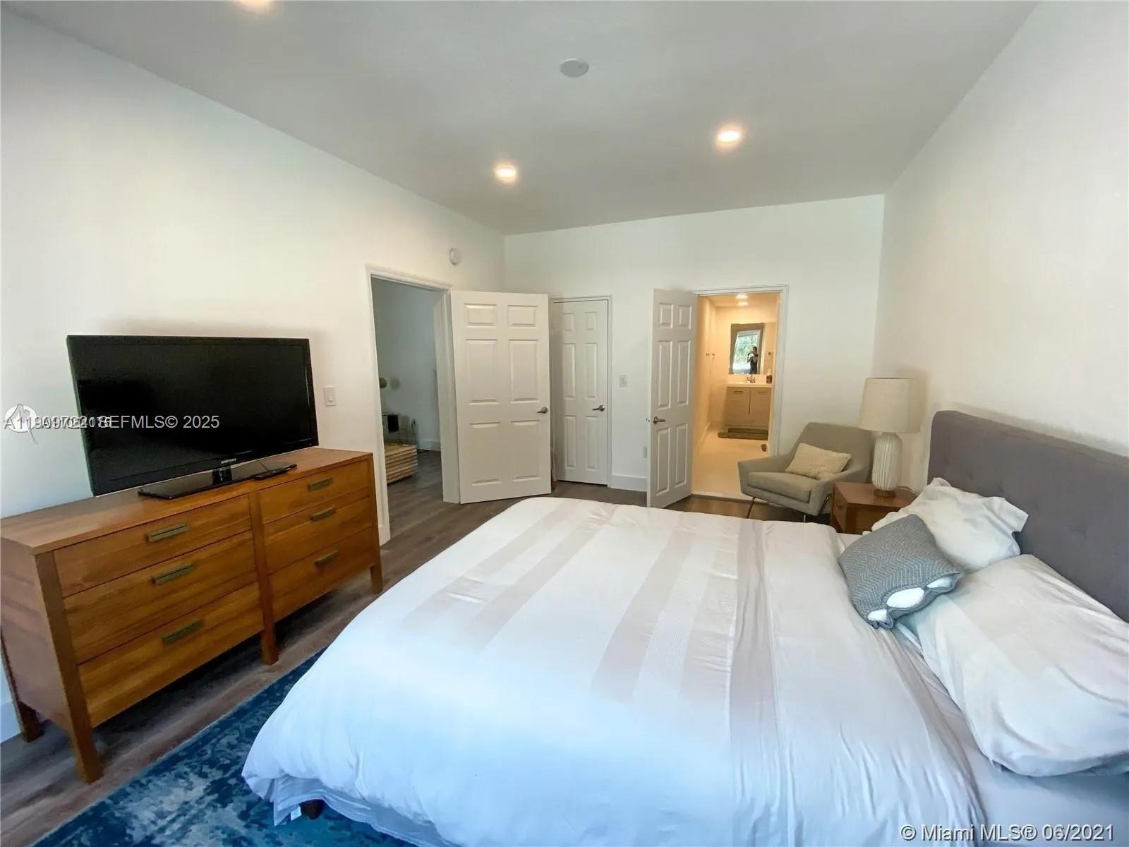 8415 Harding Avenue, Unit 5 Miami Beach, FL 33141 - Photo 11 of 25