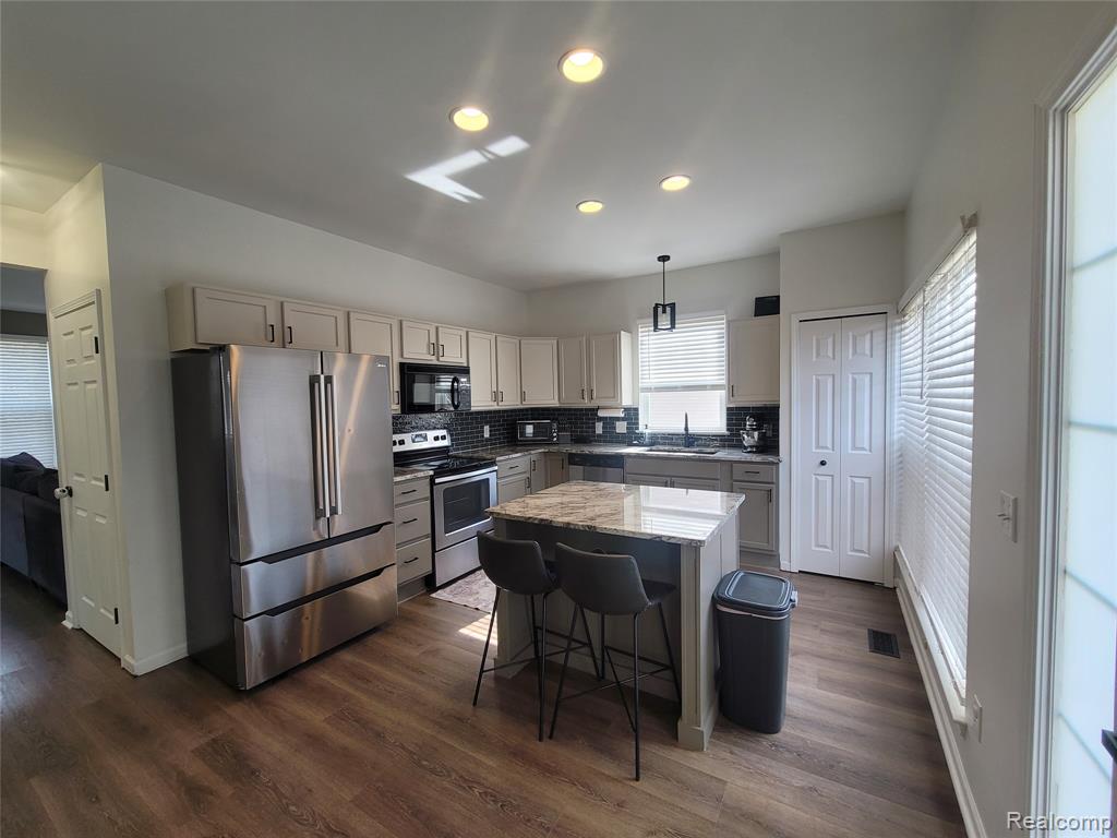 1816 Acorn Valley Drive Howell, MI 48855 - Photo 11 of 35