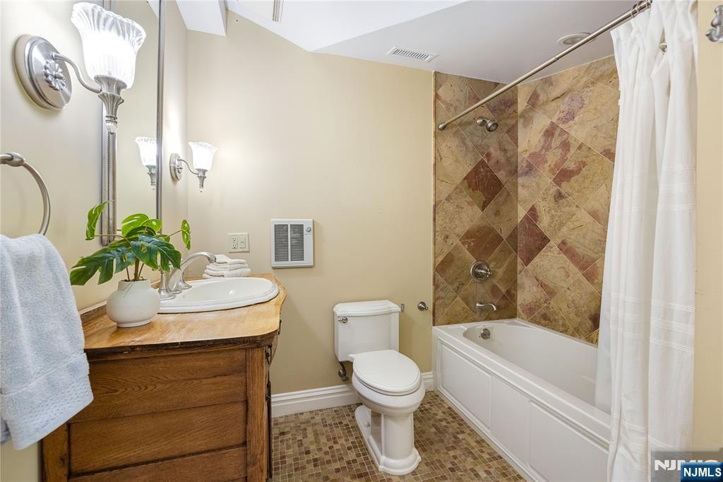 72 Hopper Farm Road Upper Saddle River, NJ 07458 - Photo 33 of 50 Gallery Image 33