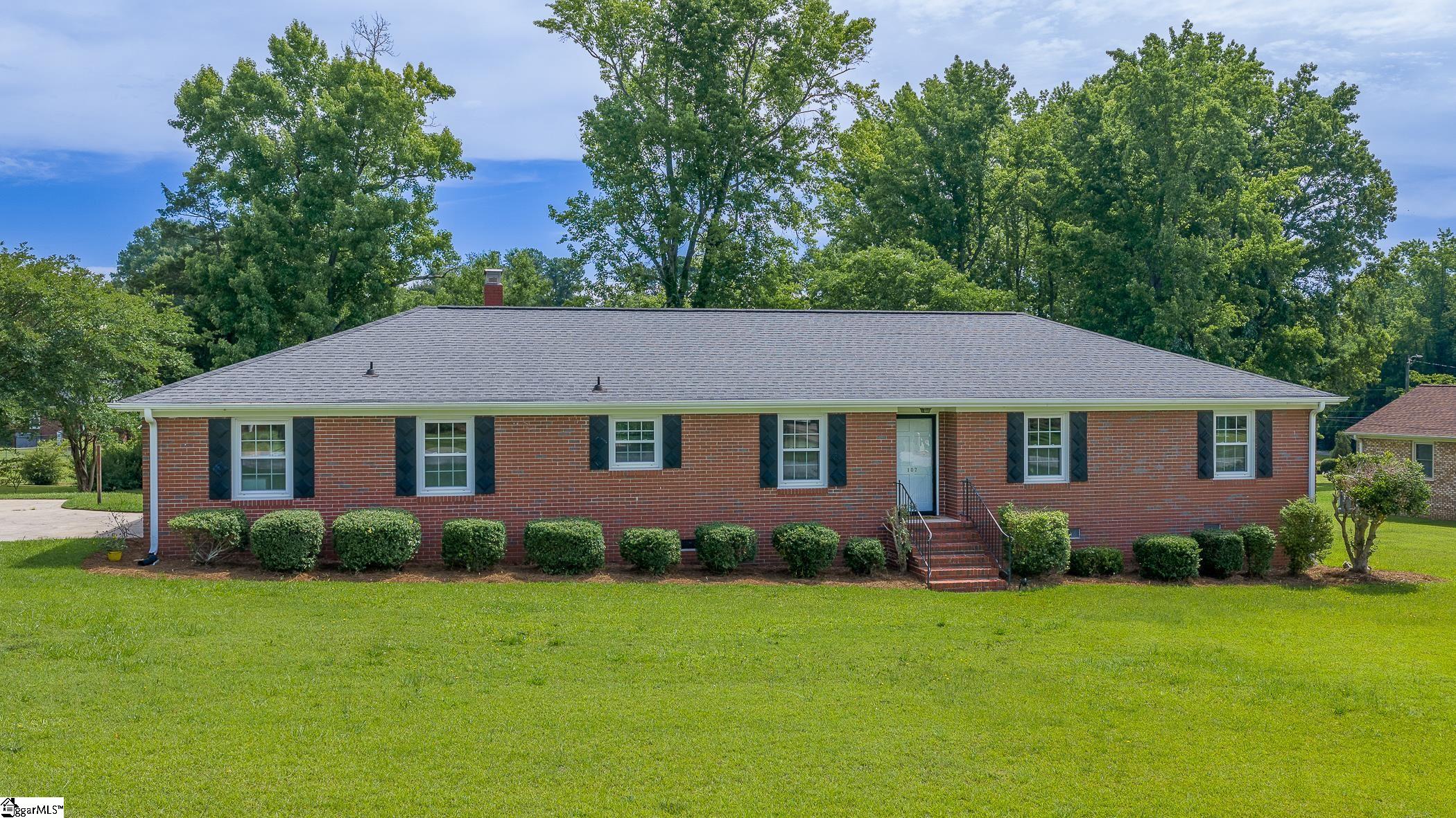 107 Lemon Tree Trail Laurens, SC 29360 - Photo 1 of 42