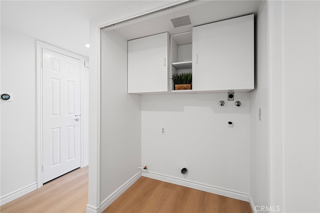 4277-1 Las Virgenes Road Calabasas, CA 91302 - Photo 19 of 28 Upstairs laundry conveniently located near the bedrooms.