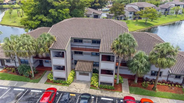 $2,100 | 9856 Nob Hill Lane, Unit 9856, Sunrise, FL 33351