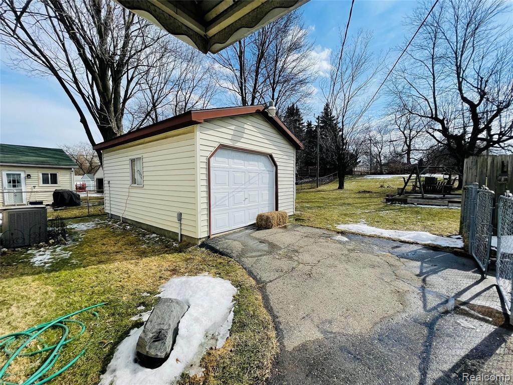 2516 James Road Auburn Hills, MI 48326 - Photo 20 of 33