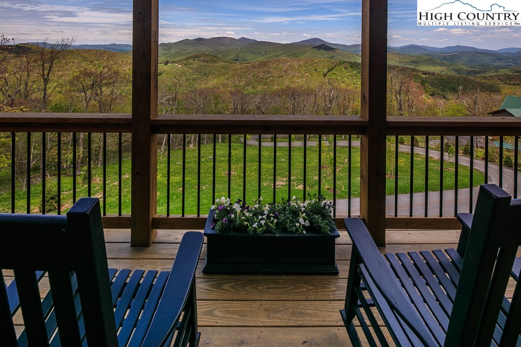 719 Boone Ridge Lane Boone, NC 28607 - Photo 4 of 40