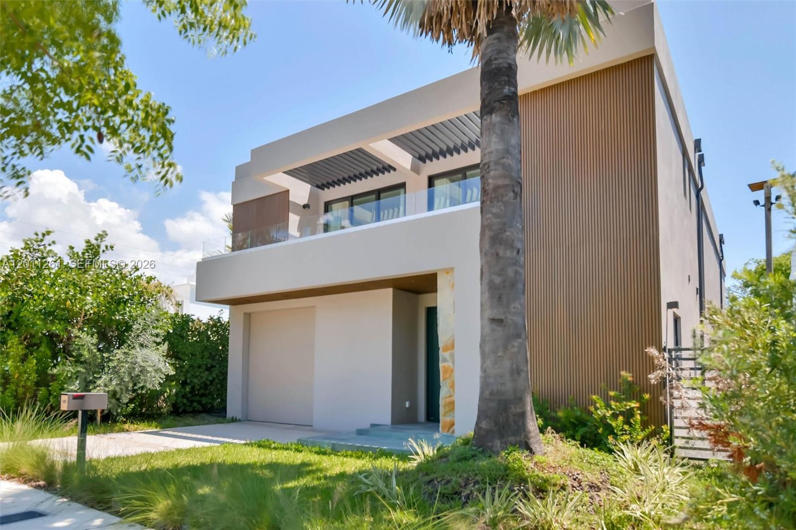 135 Southwest 29th Road Miami, FL 33129 - Photo 5 of 74