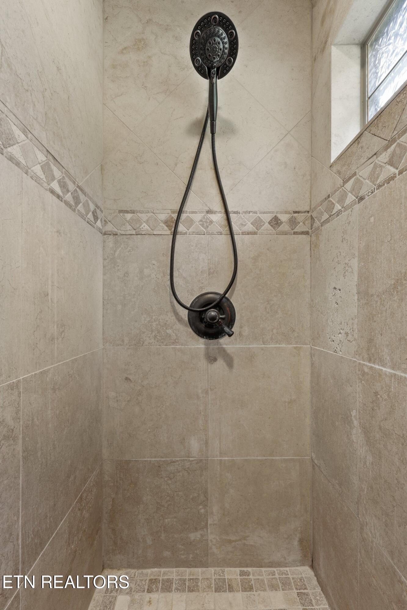 1233 Forest Brook Road Knoxville, TN 37919 - Photo 33 of 56 1233 Forest Brook Rd41