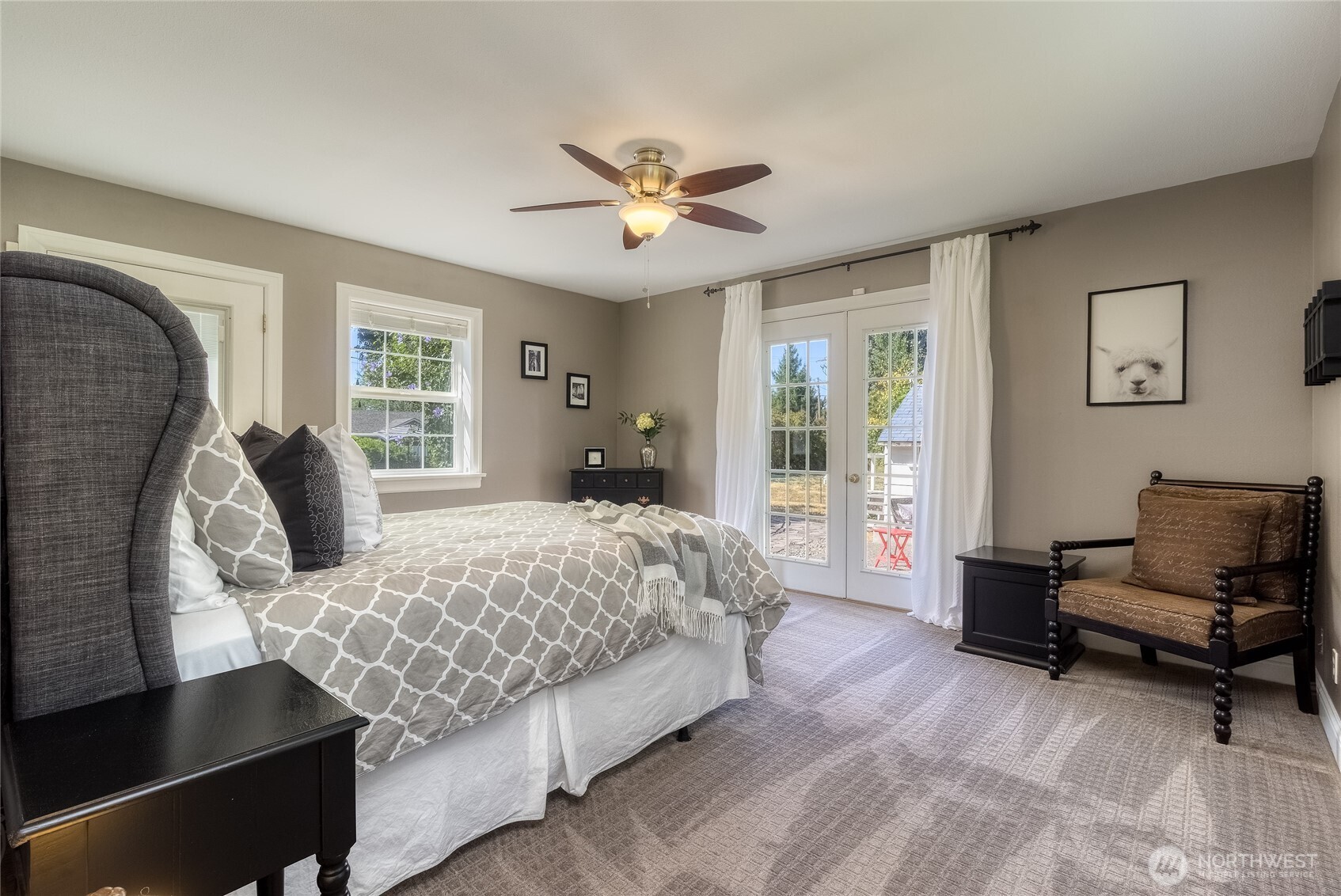 1402 Howard Street Walla Walla, WA 99362 - Photo 6 of 34 a bedroom with a bed and a couch