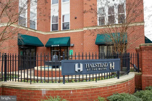$2,050 | 2655 Prosperity Avenue, Unit 205, Fairfax, VA 22031