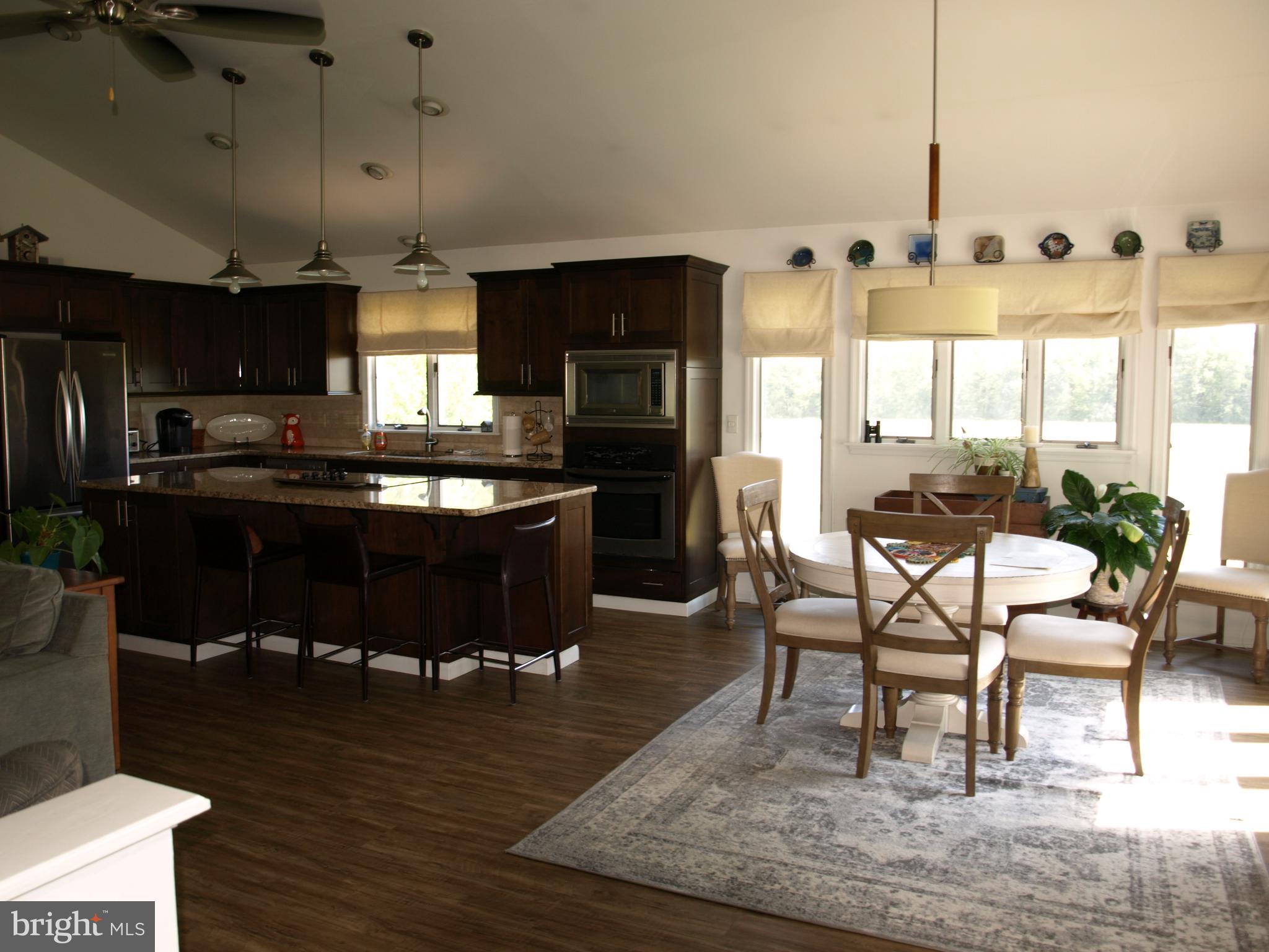 160 Stathems Neck Road Greenwich, NJ 08323 - Photo 12 of 34 Kitchen/Dining