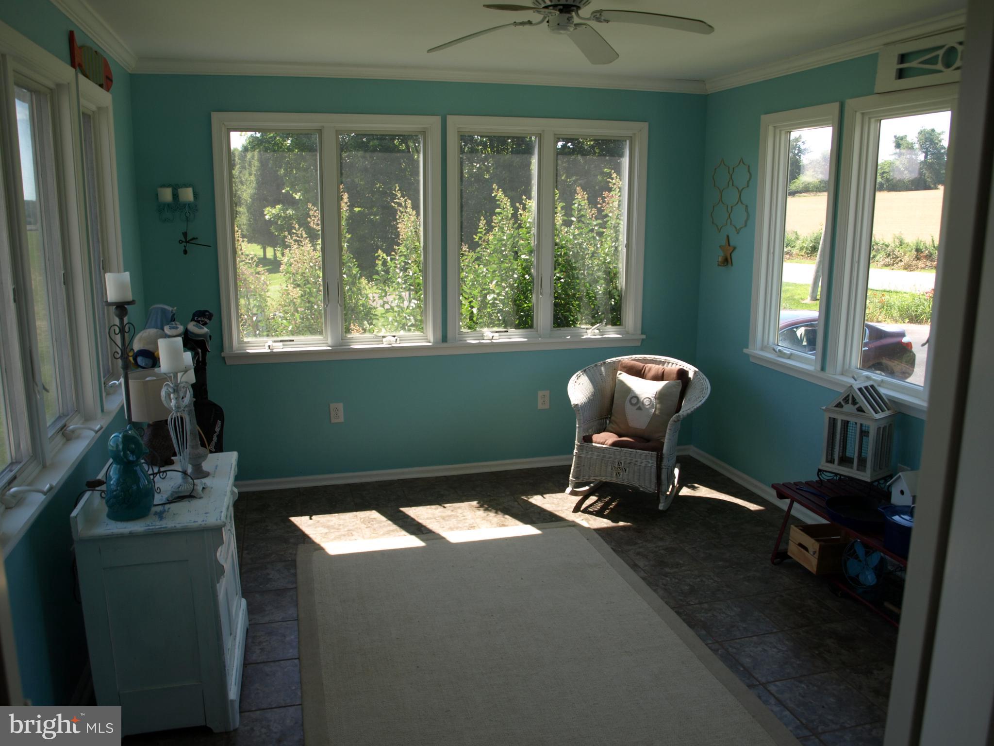 160 Stathems Neck Road Greenwich, NJ 08323 - Photo 14 of 34 Sun room
