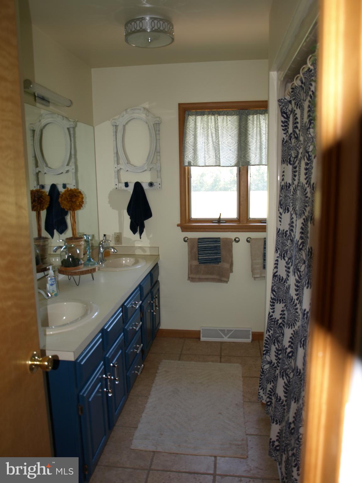160 Stathems Neck Road Greenwich, NJ 08323 - Photo 20 of 34 Bath