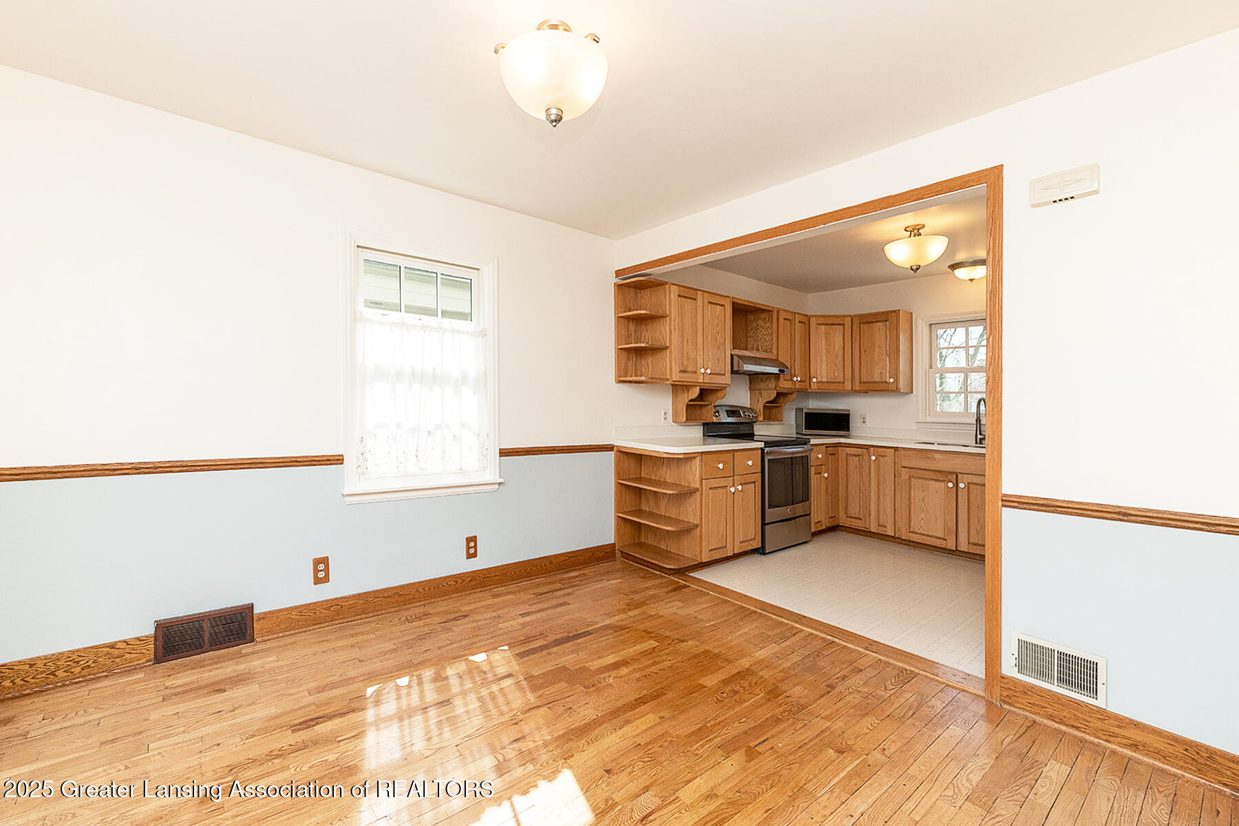 417 Kensington Road East Lansing, MI 48823 - Photo 7 of 31 Dining Room