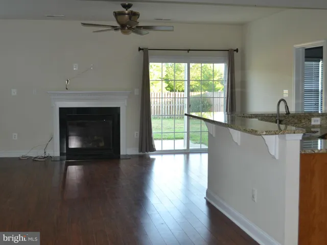 a close view of utility room with washer and dryer