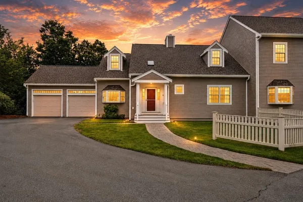 $850,000 | 14 D'Orlando Way, Unit 14, Danvers, MA 01923