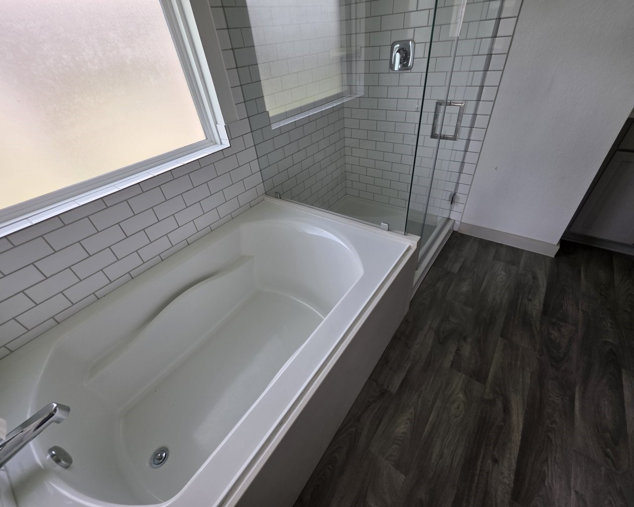 21 Desert Spring Lane Manvel, TX 77578 - Photo 10 of 20 Garden tub and glass shower