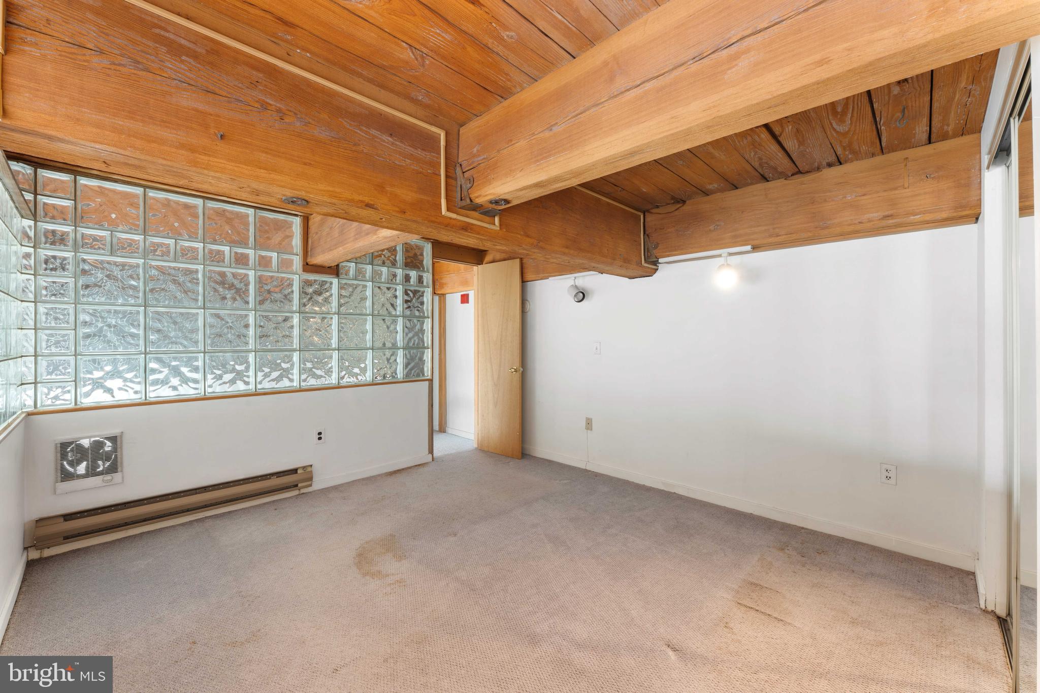 700 South 10th Street, Unit 2F Philadelphia, PA 19147 - Photo 19 of 40 a view of an empty room