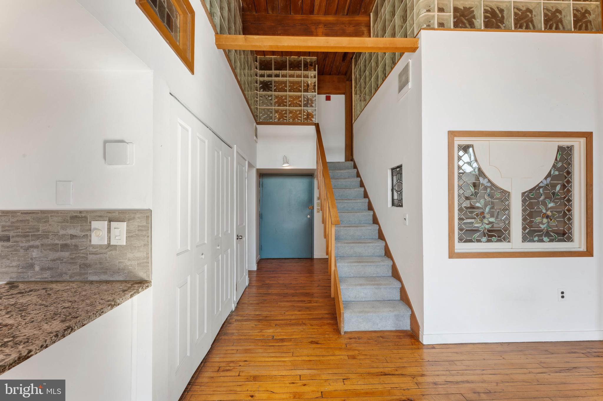 700 South 10th Street, Unit 2F Philadelphia, PA 19147 - Photo 4 of 40 a view of entryway