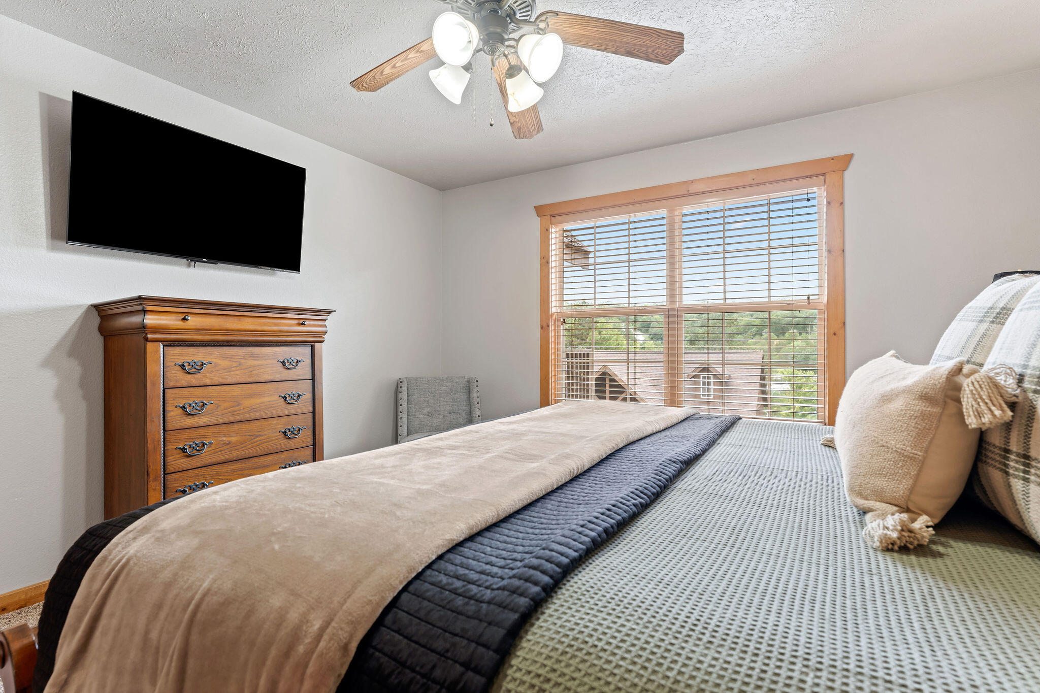 92 Cantwell Lane, Unit 82 Reeds Spring, MO 65737 - Photo 19 of 51 Bedroom