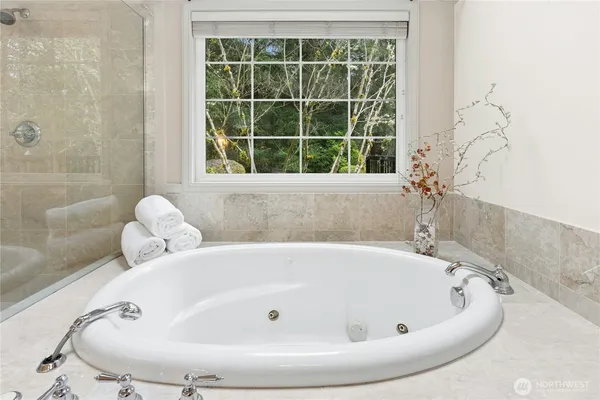 $2,700,000 | 3530 140th Avenue Northeast, Bellevue, WA 98005