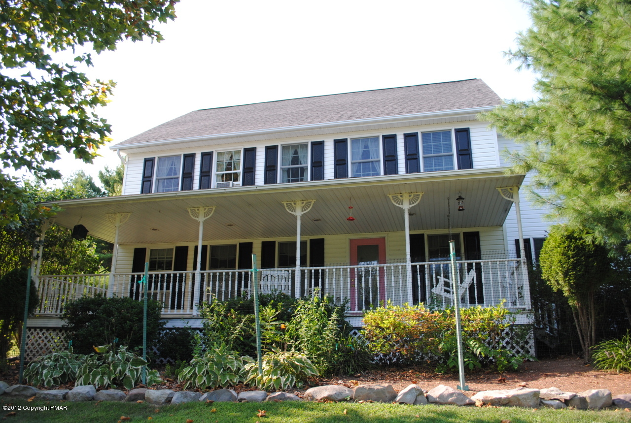185 Five Springs Road Stroudsburg, PA 18360 - Photo 1 of 29 Front