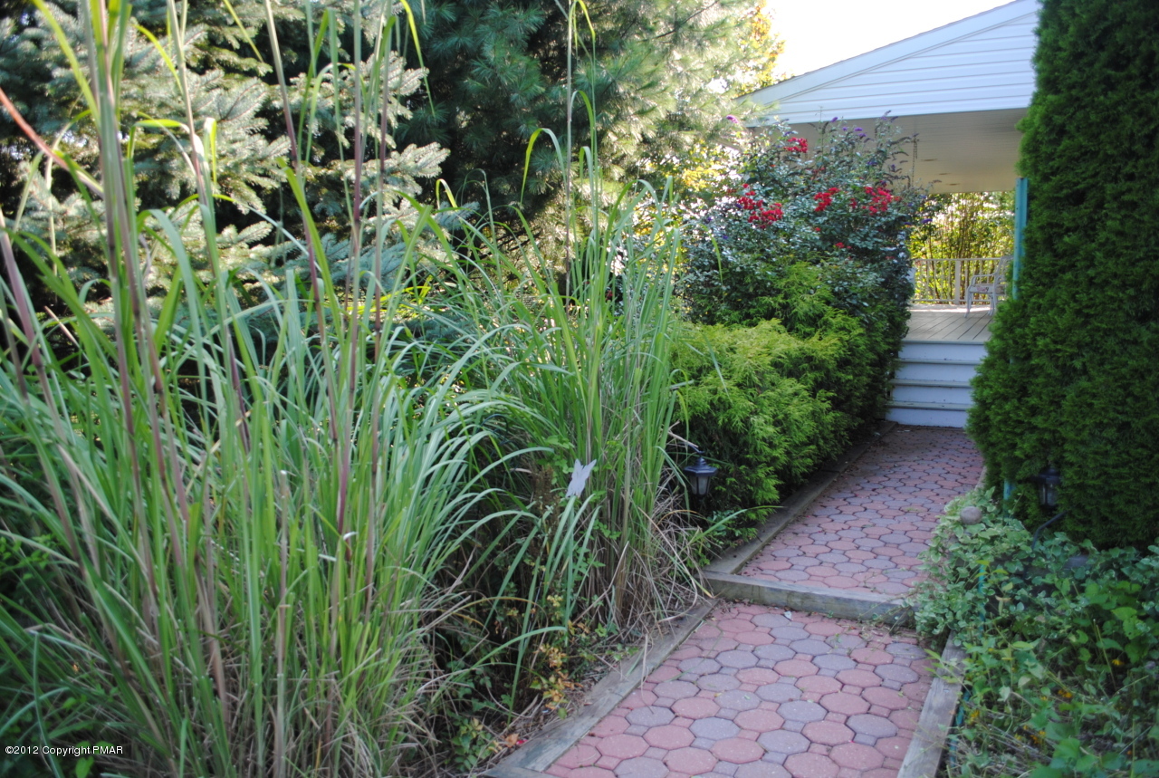 185 Five Springs Road Stroudsburg, PA 18360 - Photo 25 of 29 Walkway #2