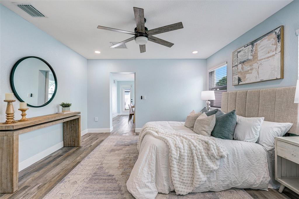 9725 48th Place North St. Petersburg, FL 33708 - Photo 24 of 51