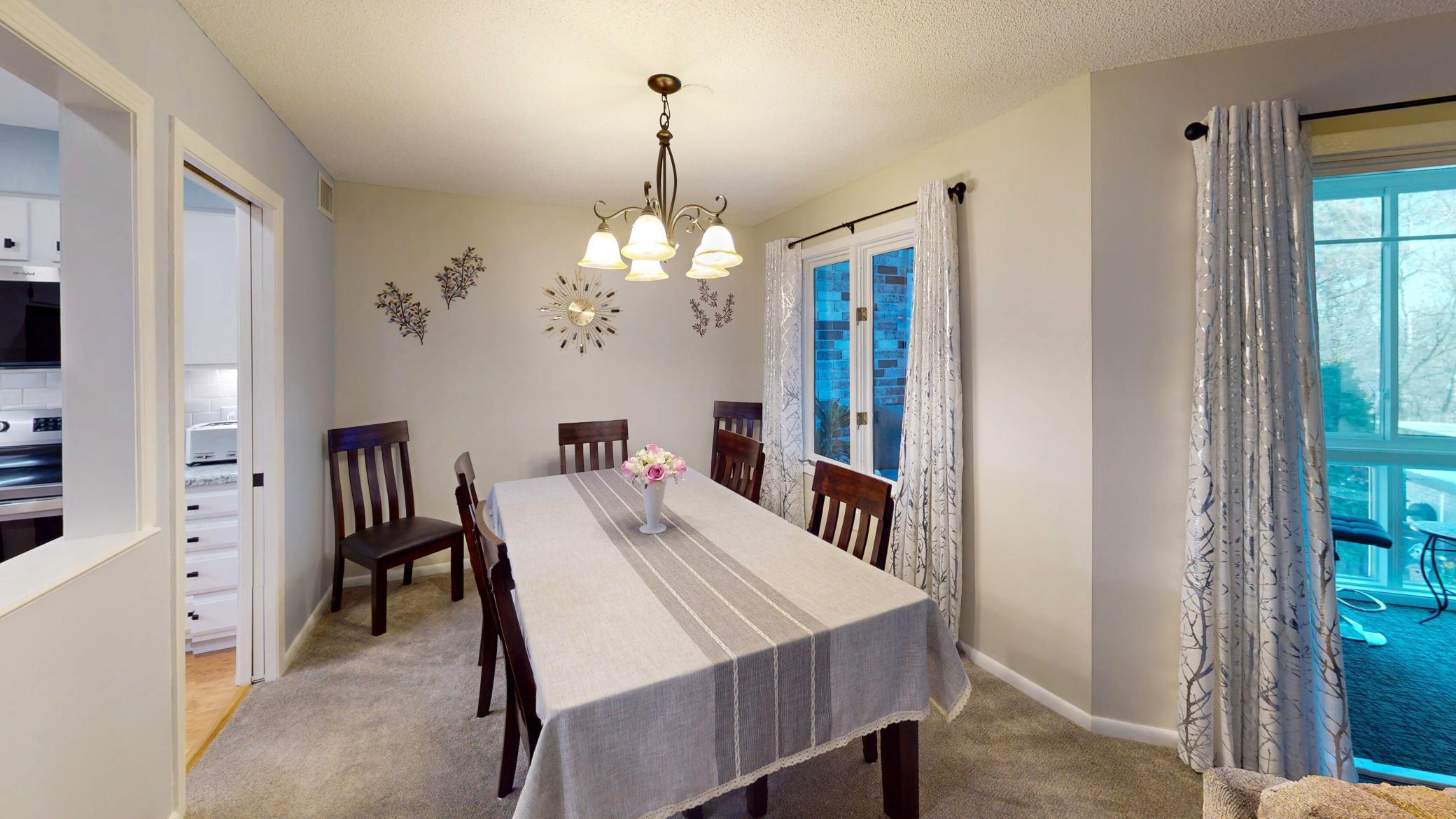 1850 Eagle Ridge Drive, Unit E205 Mendota Heights, MN 55118 - Photo 12 of 23