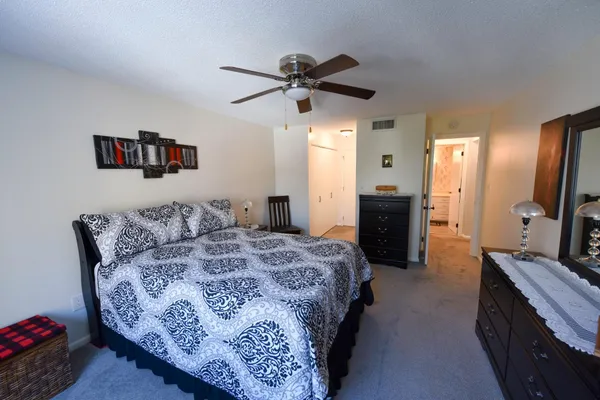 $219,900 | 1850 Eagle Ridge Drive, Unit E205, Mendota Heights, MN 55118