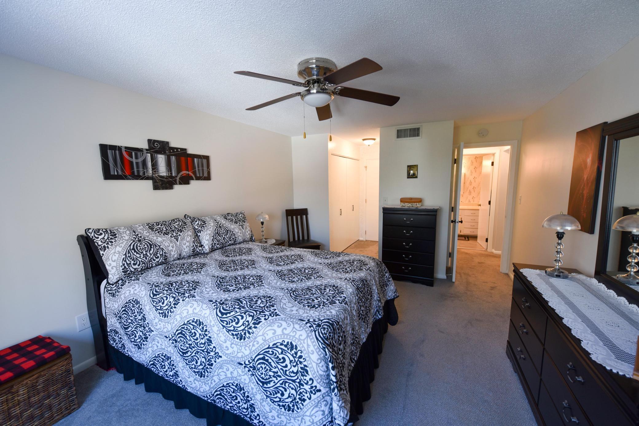 1850 Eagle Ridge Drive, Unit E205 Mendota Heights, MN 55118 - Photo 13 of 23