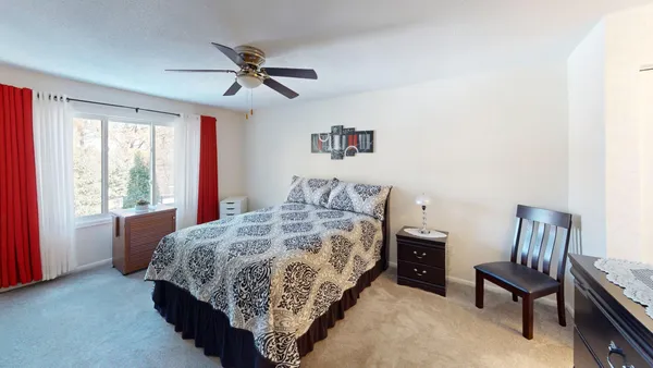 $219,900 | 1850 Eagle Ridge Drive, Unit E205, Mendota Heights, MN 55118