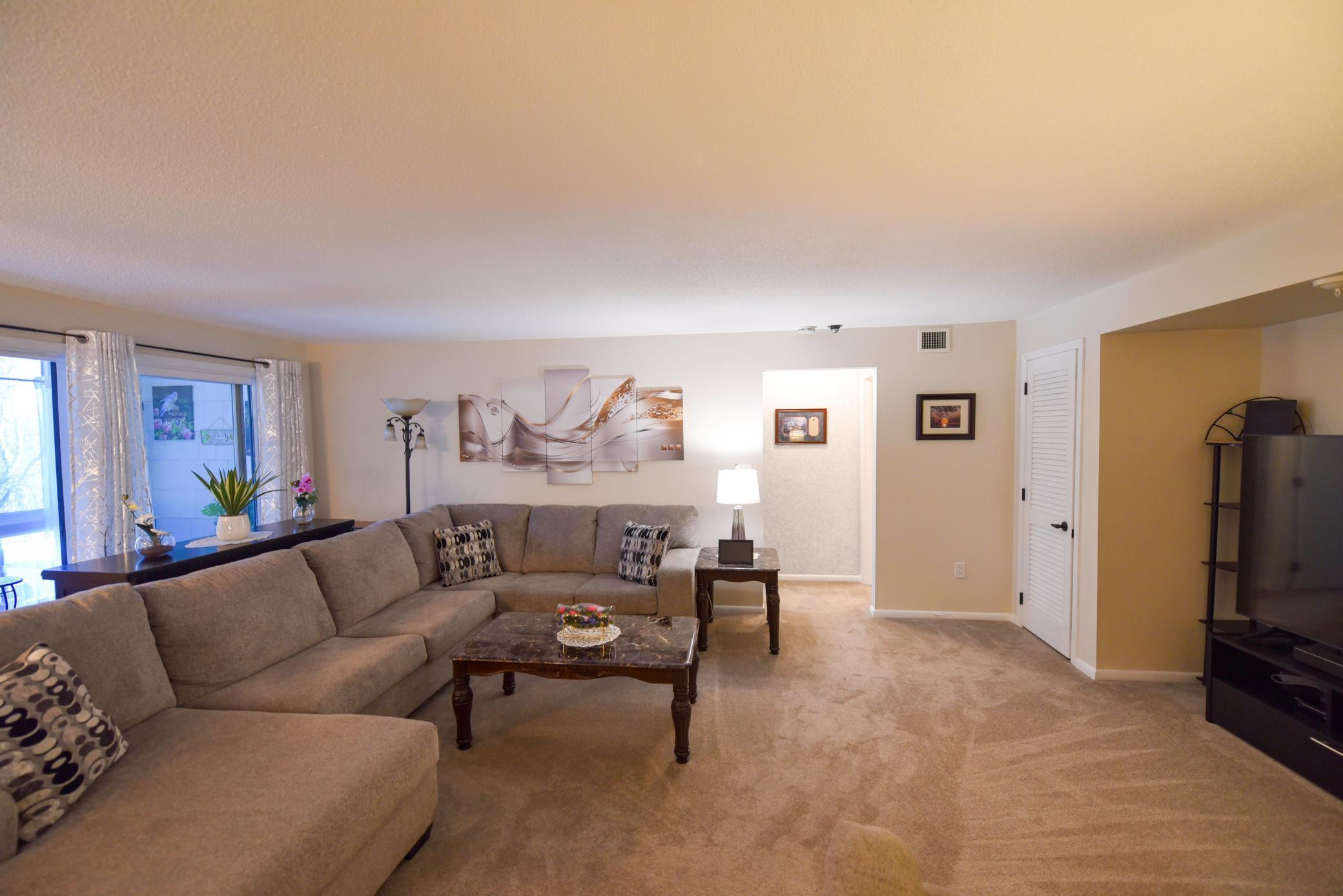 1850 Eagle Ridge Drive, Unit E205 Mendota Heights, MN 55118 - Photo 2 of 23