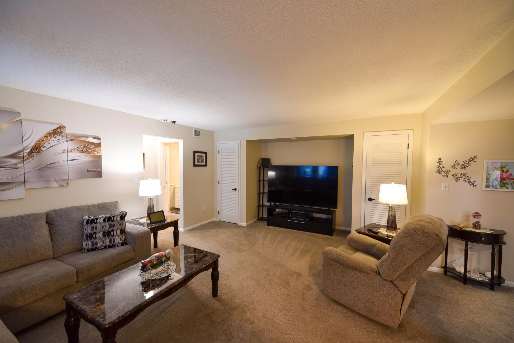 1850 Eagle Ridge Drive, Unit E205 Mendota Heights, MN 55118 - Photo 3 of 23