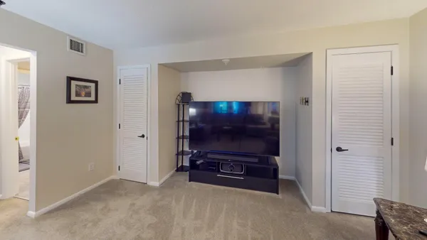 $219,900 | 1850 Eagle Ridge Drive, Unit E205, Mendota Heights, MN 55118