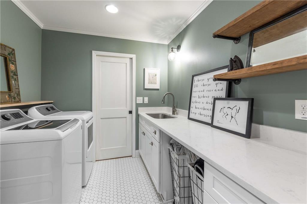 760 Scott Circle Decatur, GA 30033 - Photo 30 of 48 a utility room with dryer and washer