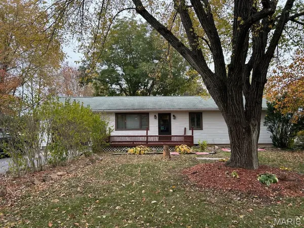 $384,900 | 10198 Old Rte 66, Litchfield, IL 62056