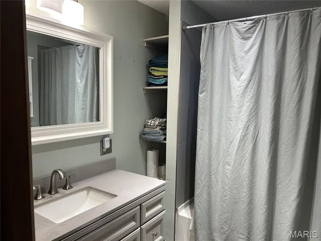 $389,000 | 10198 Old Rte 66, Litchfield, IL 62056