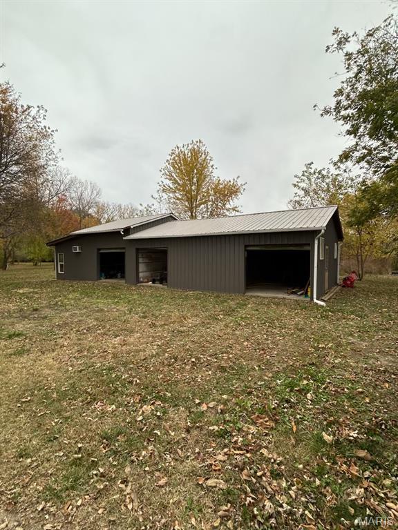 10198 Old Rte 66 Litchfield, IL 62056 - Photo 15 of 19