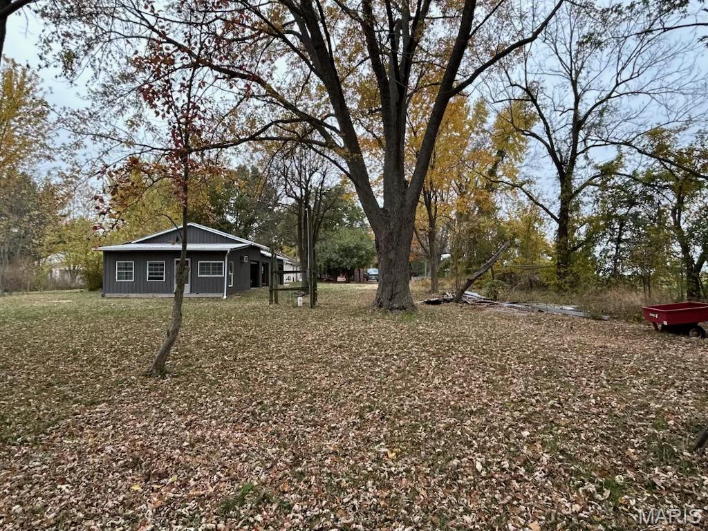 10198 Old Rte 66 Litchfield, IL 62056 - Photo 16 of 19