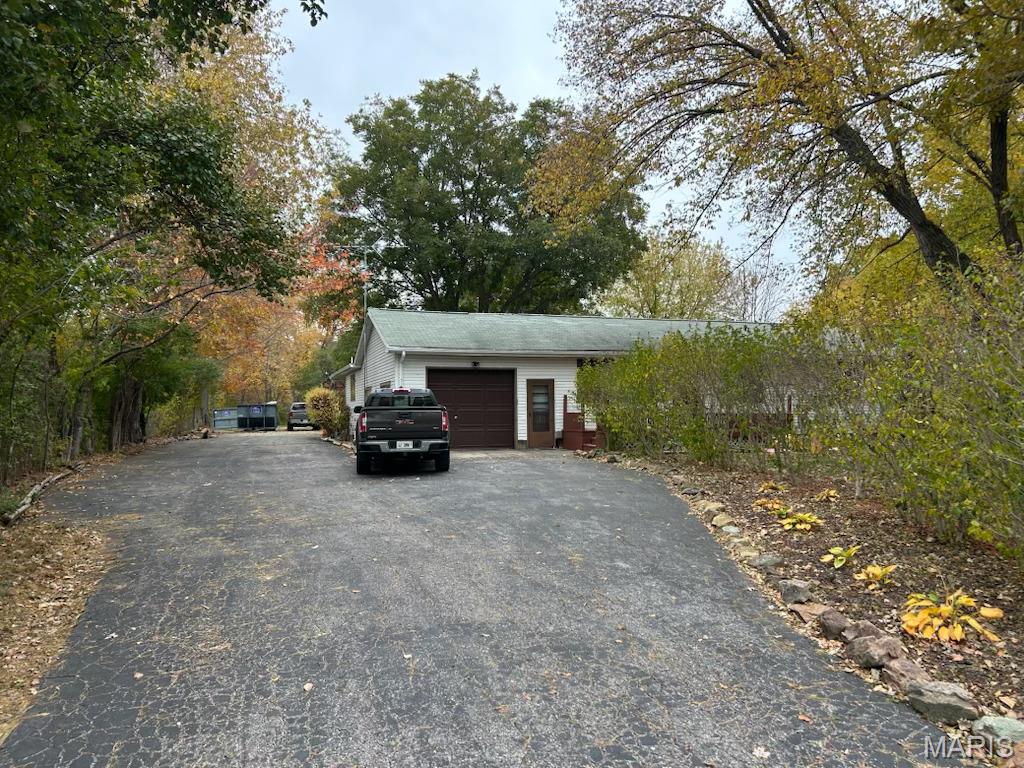 10198 Old Rte 66 Litchfield, IL 62056 - Photo 2 of 19