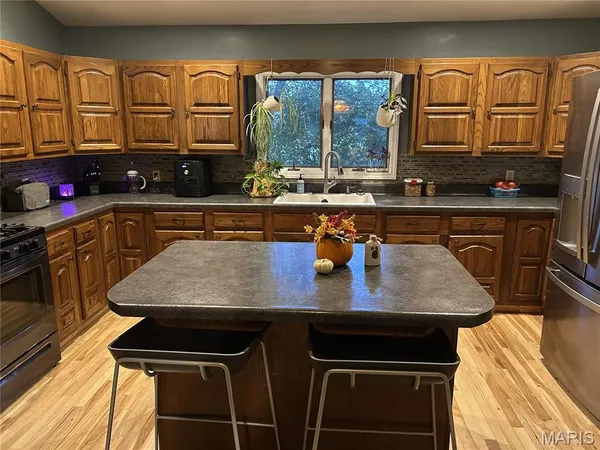 $384,900 | 10198 Old Rte 66, Litchfield, IL 62056