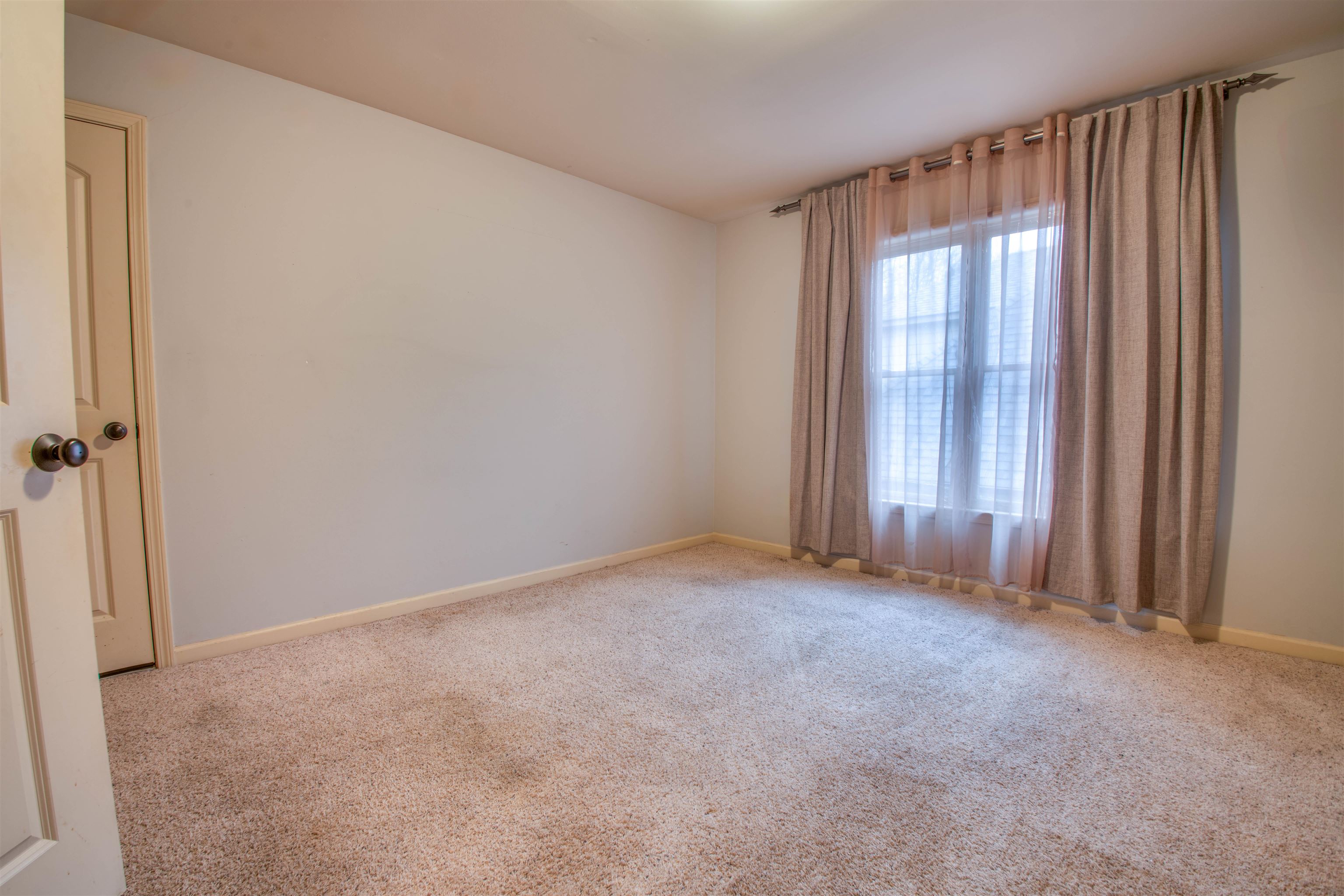 8722 Brunswick Forest Drive Bartlett, TN 38133 - Photo 27 of 38 View of carpeted spare room/ 2nd level