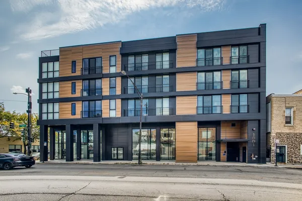 $2,775 | 1801 West Grand Avenue, Unit 504, Chicago, IL 60622