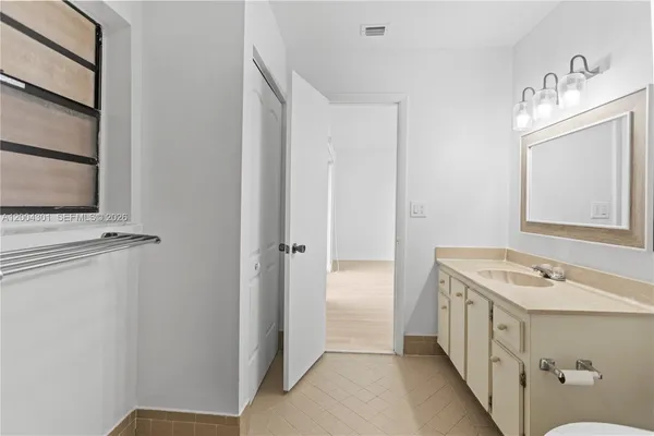 $3,100 | 6745 Northwest 169th Street, Unit G, Hialeah, FL 33015