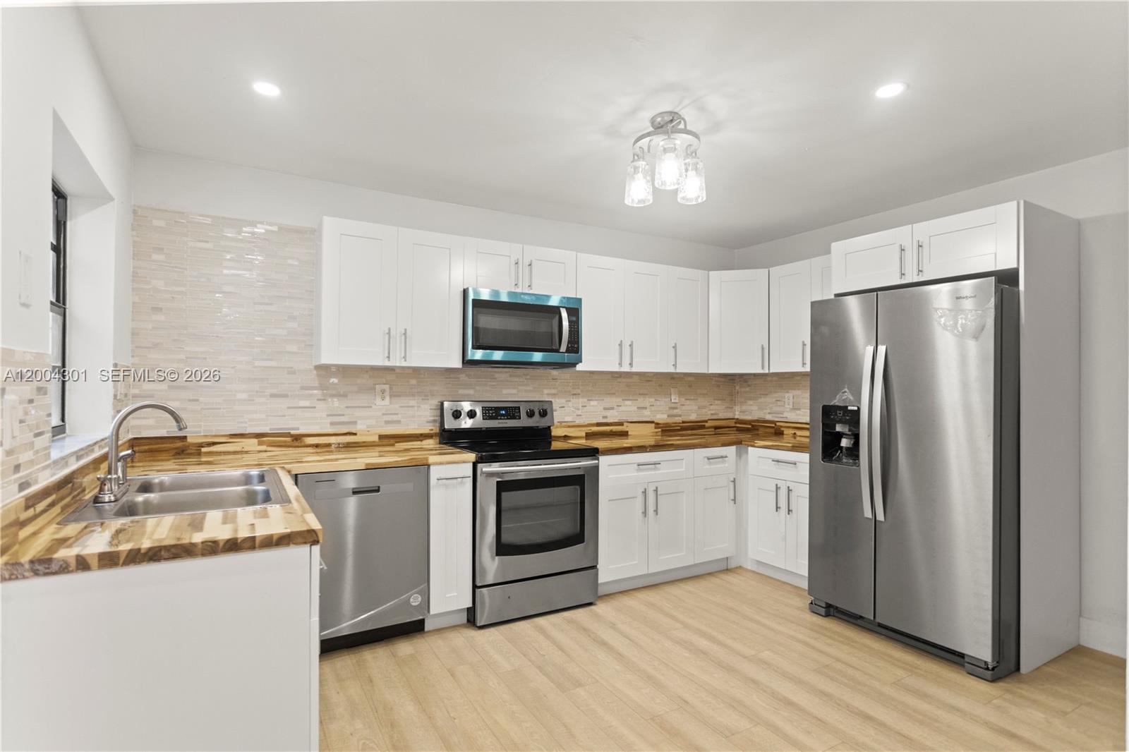 6745 Northwest 169th Street, Unit G Hialeah, FL 33015 - Photo 3 of 29