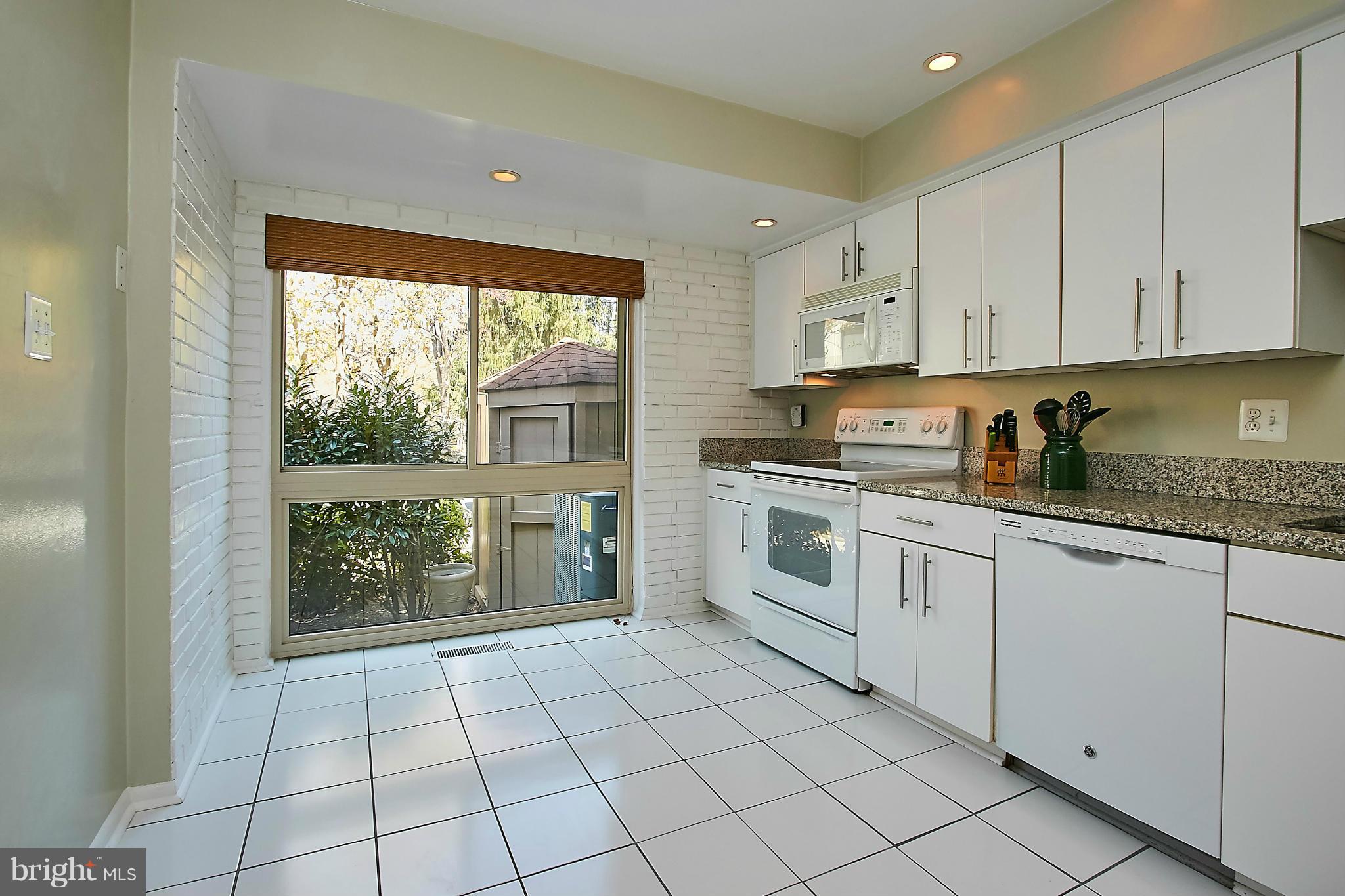 11661 Newbridge Court Reston, VA 20191 - Photo 7 of 29 New Windows in Updated Kitchen